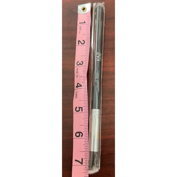 KAZ Crease Eyeshadow Blending Brush Slight Angle - Picture 2 of 2